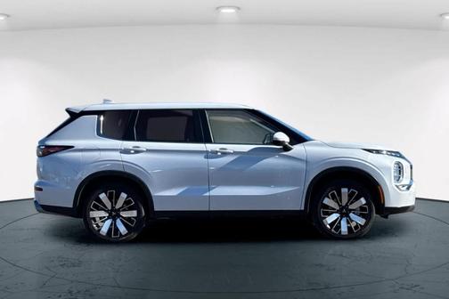 2025 Mitsubishi Outlander 