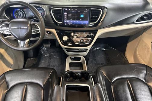 2023 Chrysler Pacifica Touring-L