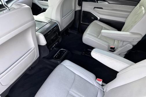 2023 Jeep Wagoneer Series II