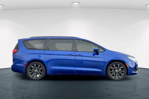 2019 Chrysler Pacifica Touring-L Plus