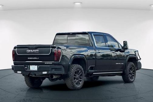 Black 2022 GMC Sierra 2500 Denali