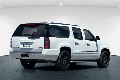 Summit White 2013 GMC Yukon XL 1500 Denali