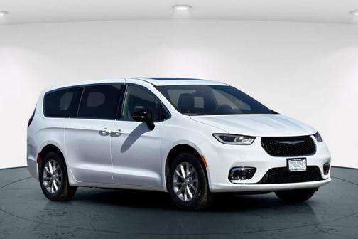 Bright White Clearcoat 2026 Chrysler Pacifica Limited