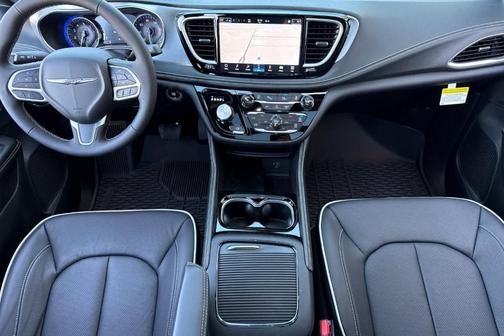 Bright White Clearcoat 2026 Chrysler Pacifica Limited