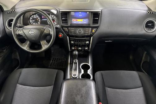 2018 Nissan Pathfinder SV