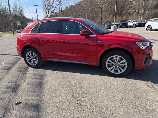 2023 Audi Q3 45 S line Premium