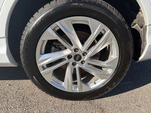 2024 Audi Q7 55 Premium