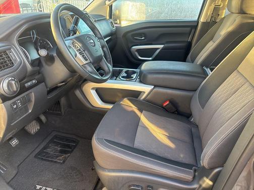 2024 Nissan Titan SV