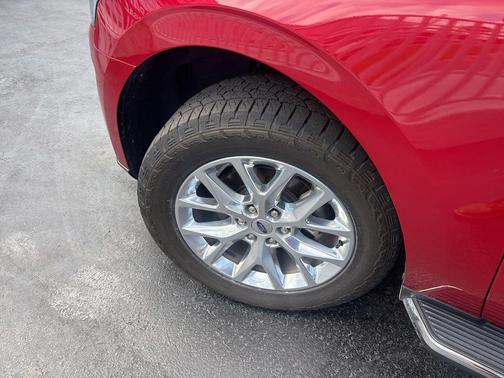 Rapid Red Metallic Tinted Clearcoat 2021 Ford Expedition XLT