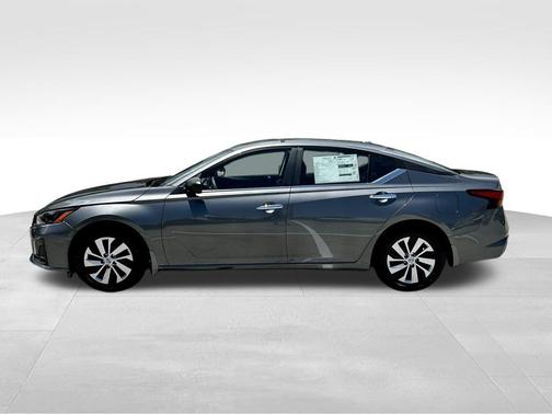 2025 Nissan Altima S FWD