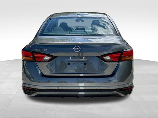 2025 Nissan Altima S FWD