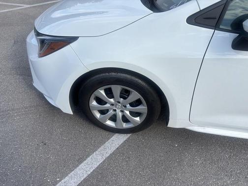 Ice Cap 2024 Toyota Corolla LE