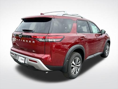 2025 Nissan Pathfinder SL FWD