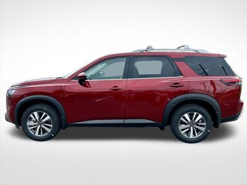 2025 Nissan Pathfinder SL FWD