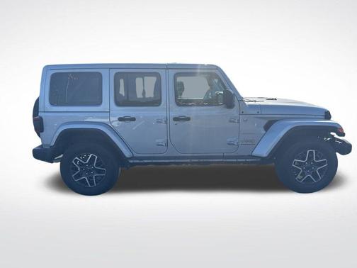 2024 Jeep Wrangler 4-Door Sahara 4x4