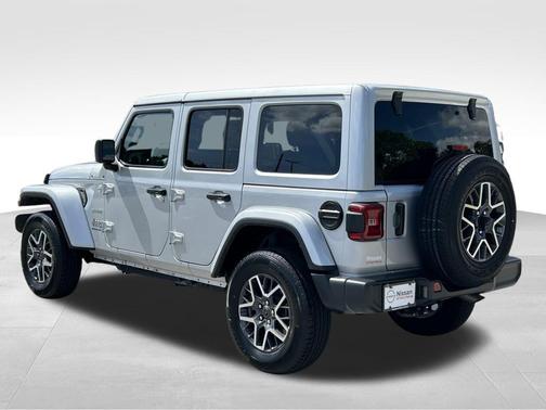 2024 Jeep Wrangler 4-Door Sahara 4x4