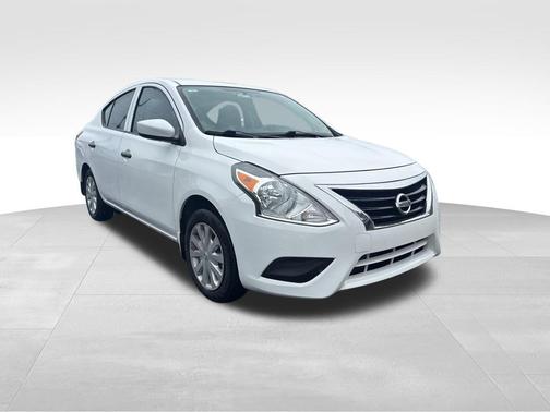 2016 Nissan Versa 1.6 S+