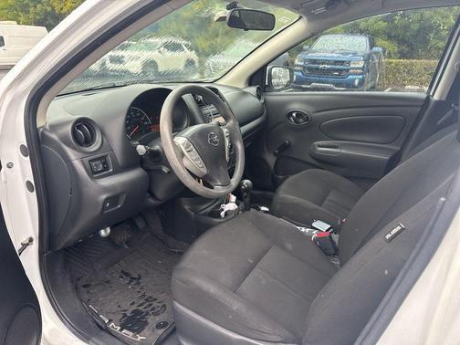 2016 Nissan Versa 1.6 S+