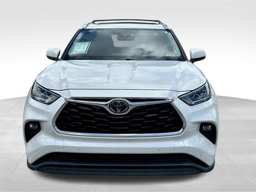 Blizzard Pearl 2021 Toyota Highlander Limited