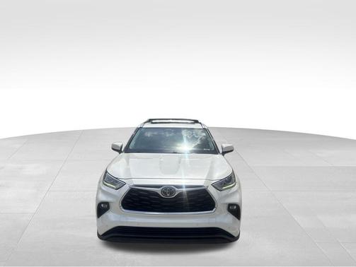 Blizzard Pearl 2021 Toyota Highlander Limited
