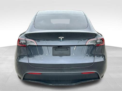 2025 Tesla Model Y Long Range Dual Motor Rear-Wheel Drive
