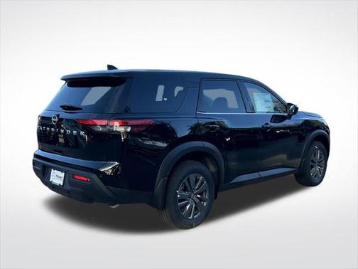 2025 Nissan Pathfinder S FWD