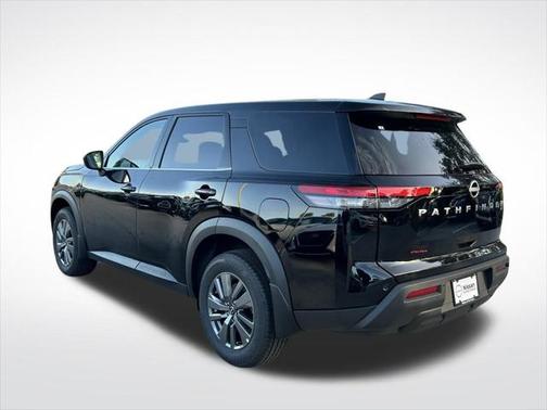 2025 Nissan Pathfinder S FWD