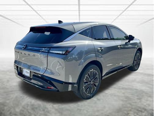 Gun Metallic 2026 Nissan Murano Platinum