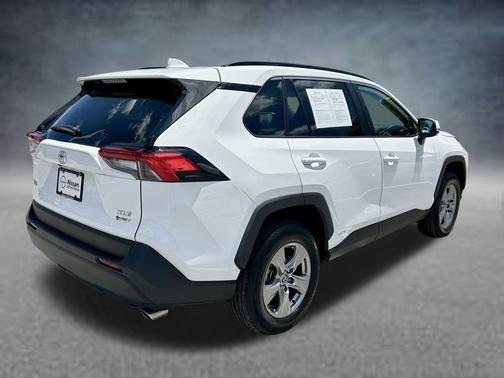 Ice 2025 Toyota RAV4 Hybrid XLE