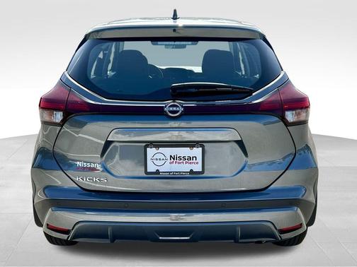 2025 Nissan Kicks S