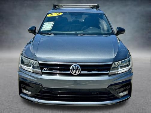 Platinum Gray Metallic 2020 Volkswagen Tiguan 2.0T SE R-Line Black