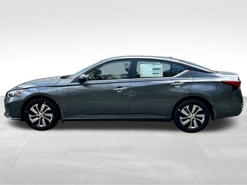2025 Nissan Altima S FWD