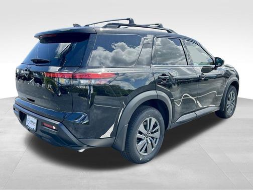 Super Black 2026 Nissan Pathfinder SV