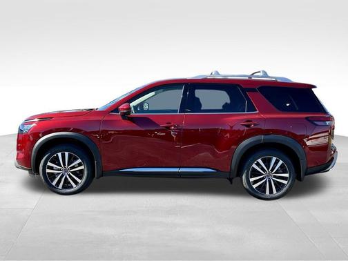 2025 Nissan Pathfinder Platinum FWD
