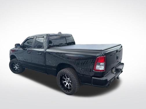 Diamond Black Crystal Pearlcoat 2021 RAM 1500 Big Horn/Lone Star