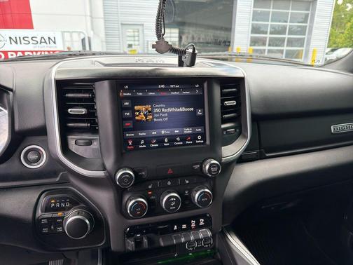 Diamond Black Crystal Pearlcoat 2021 RAM 1500 Big Horn/Lone Star