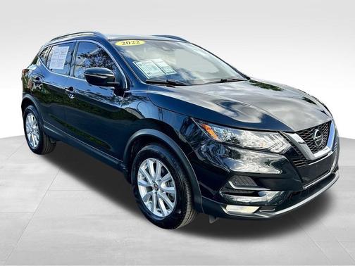 2022 Nissan Rogue Sport SV