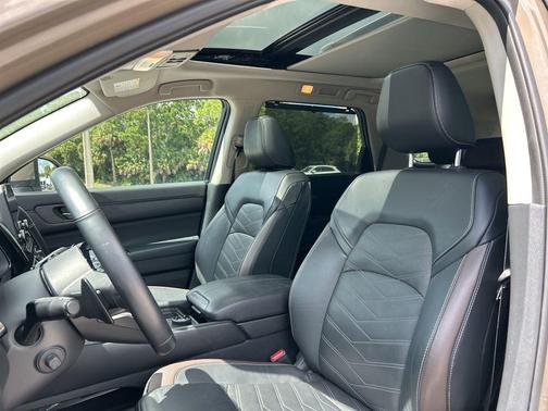 2024 Nissan Pathfinder Platinum 4WD