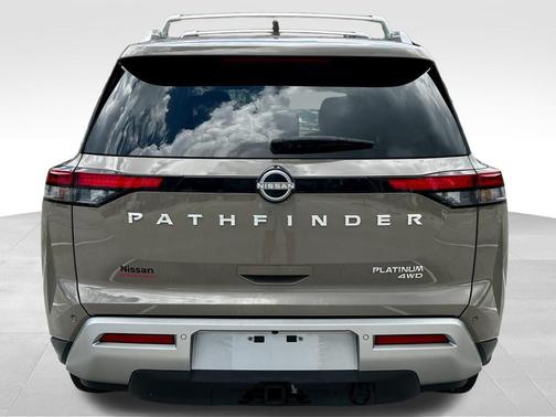 2024 Nissan Pathfinder Platinum 4WD