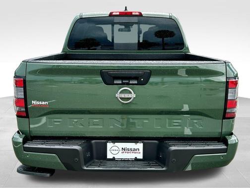 2025 Nissan Frontier SV