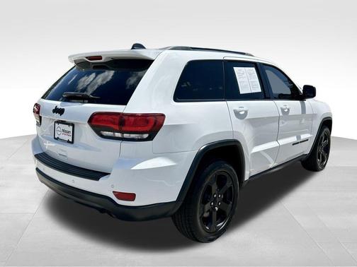 Bright White Clearcoat 2021 Jeep Grand Cherokee Freedom 4x2