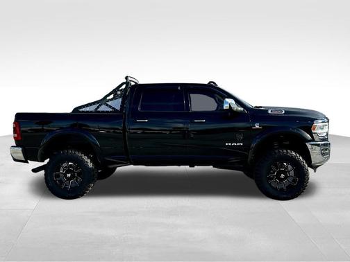 2022 RAM 3500 Laramie Crew Cab 4x4 6'4' Box