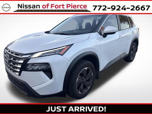 Everest White Pearl 2025 Nissan Rogue SV