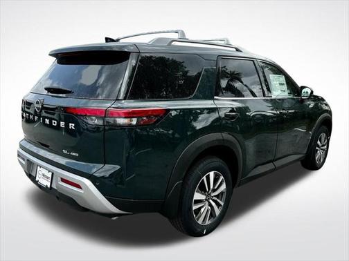 2025 Nissan Pathfinder SL 4WD