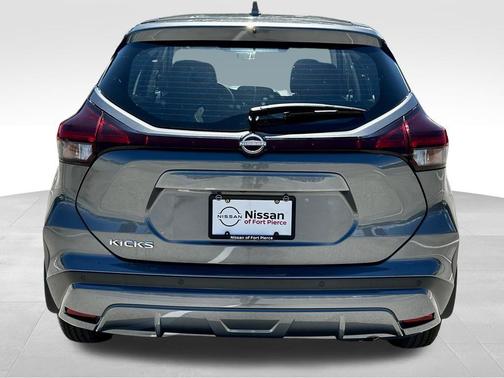 2025 Nissan Kicks S