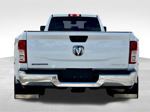 2024 RAM 3500 Big Horn Crew Cab 4x4 8' Box