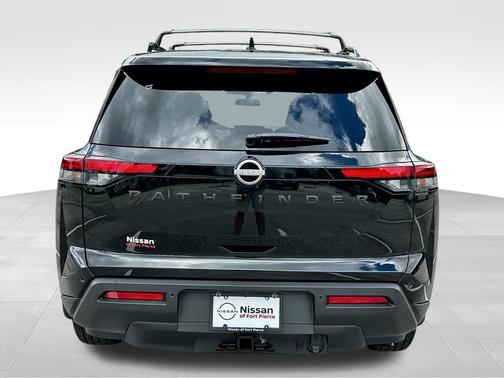 2025 Nissan Pathfinder SV FWD