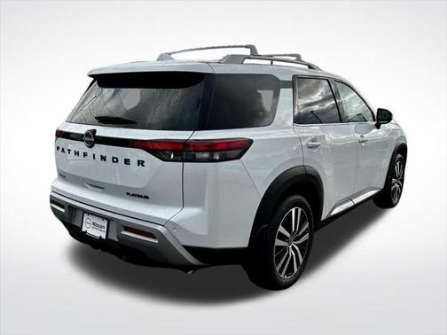2025 Nissan Pathfinder Platinum FWD