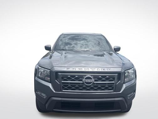 Gun Metallic 2024 Nissan Frontier SV