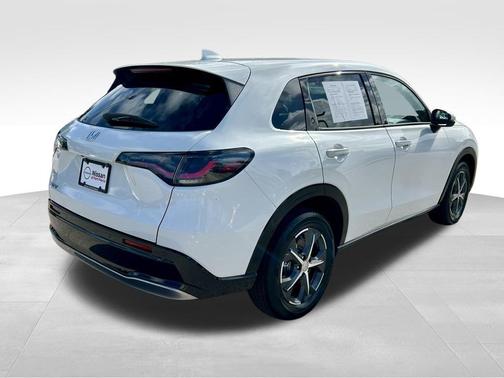 Platinum White Pearl 2023 Honda HR-V EX-L